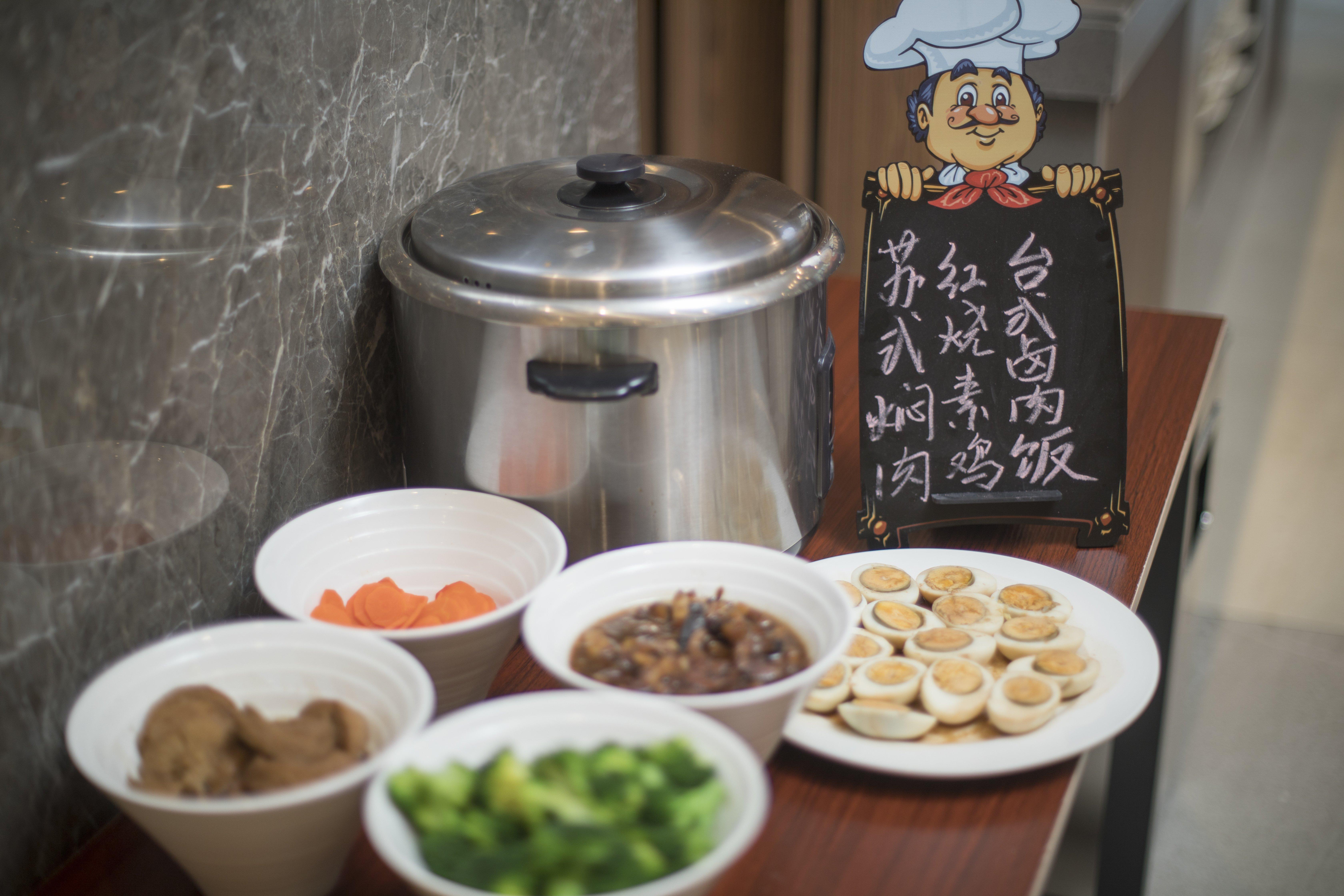 Holiday Inn Express Zhangjiagang East By Ihg Buitenkant foto