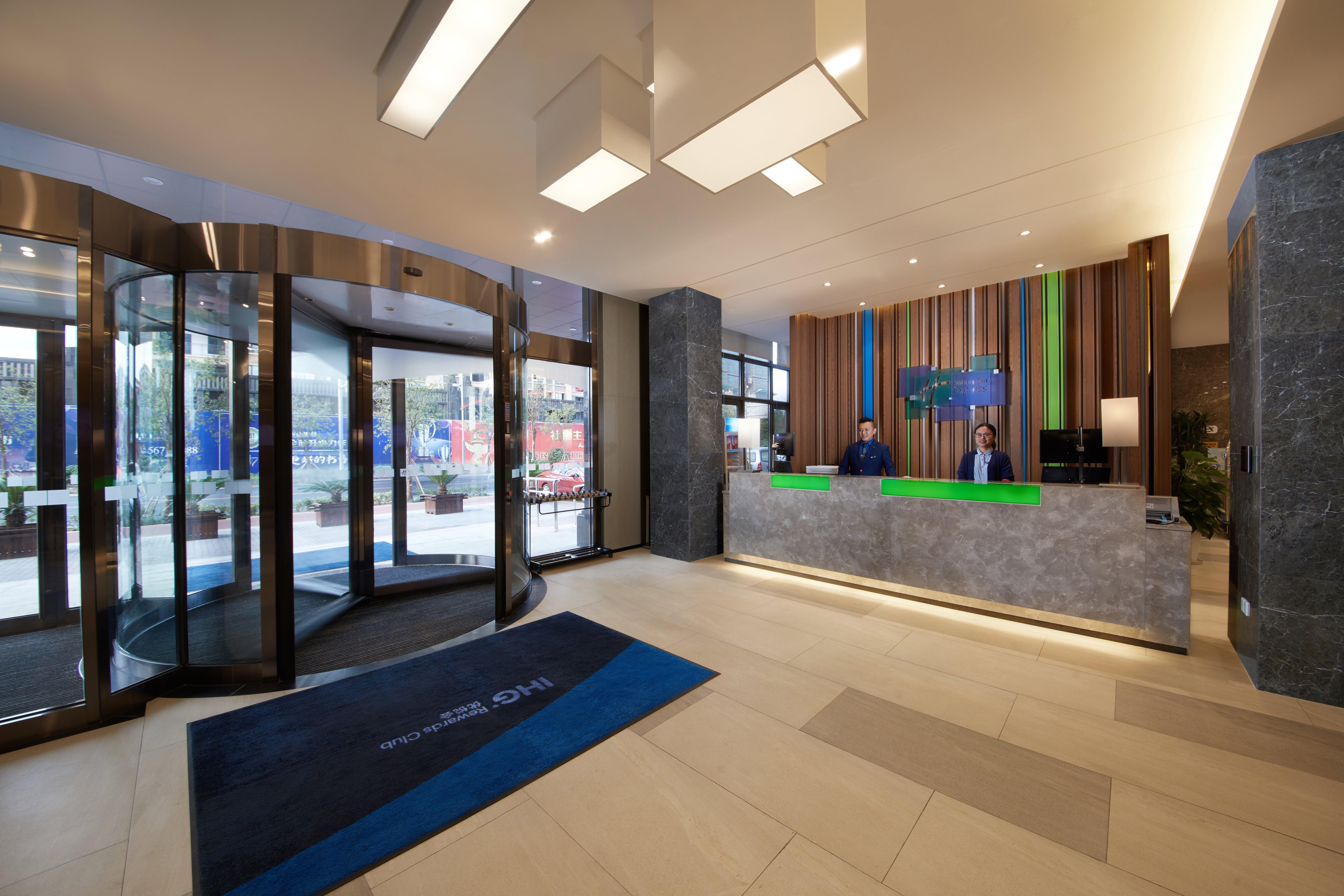 Holiday Inn Express Zhangjiagang East By Ihg Buitenkant foto